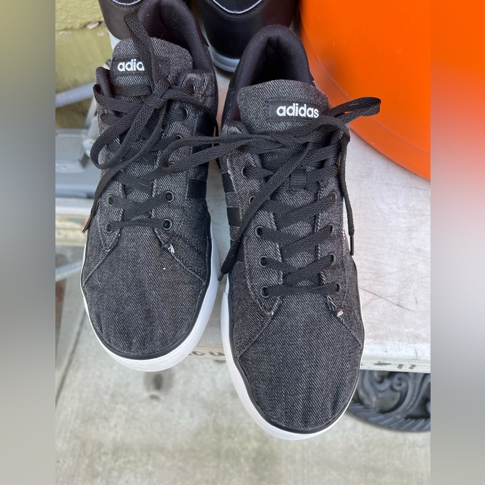 Adidas Black Sneakers
Size 11.5